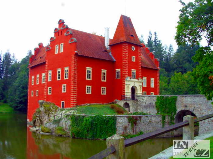 водный замок в Чехии.
